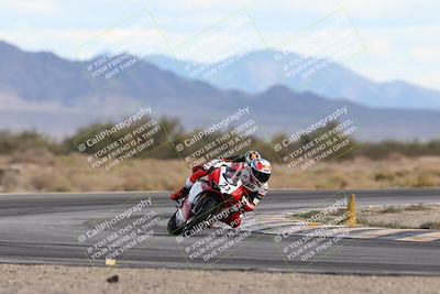 media/Nov-16-2025-Race Pace (Sun) [[8c5fa54630]]/Non Verified Riders (1st 20 Minutes)/5-Turn 15 (110pm)/